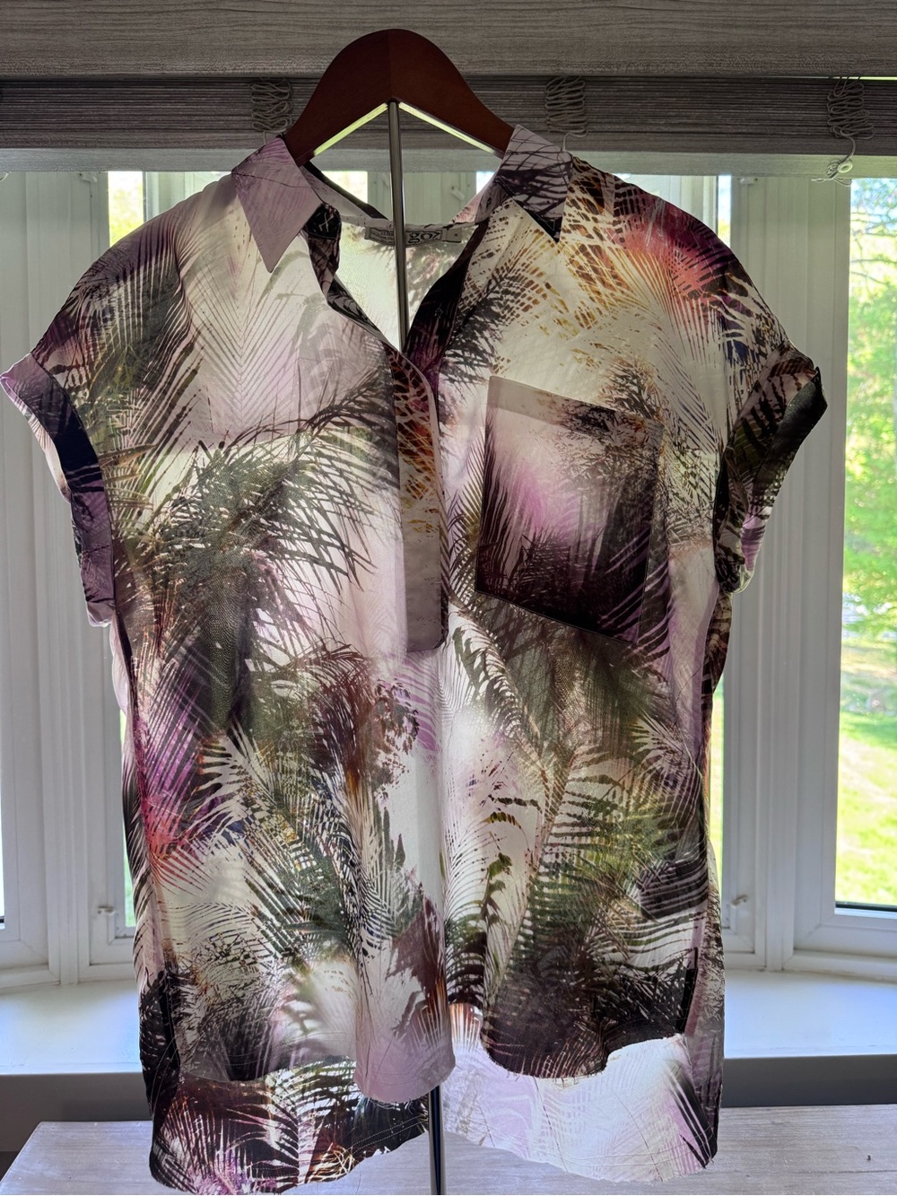 Palm-Print V-Neck Short Sleeve Blouse in Pink and Green